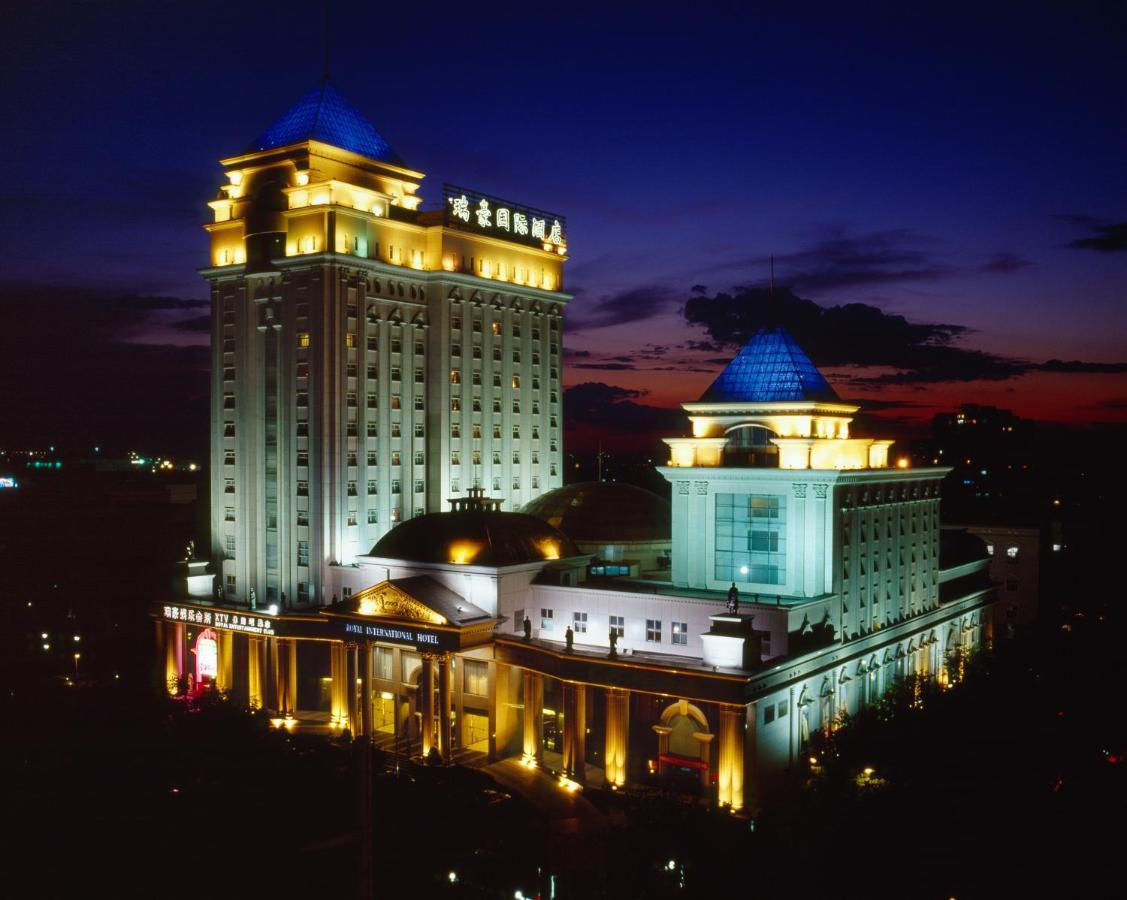 Royal International Hotel Urumqi Eksteriør billede
