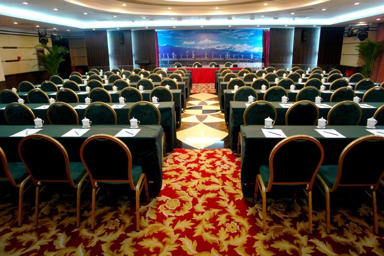 Royal International Hotel Urumqi Eksteriør billede