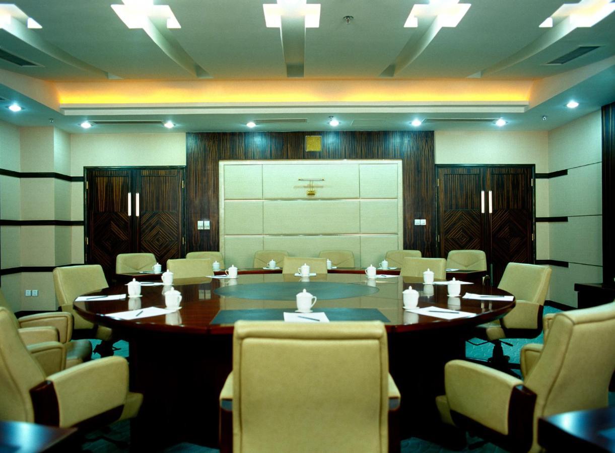 Royal International Hotel Urumqi Eksteriør billede