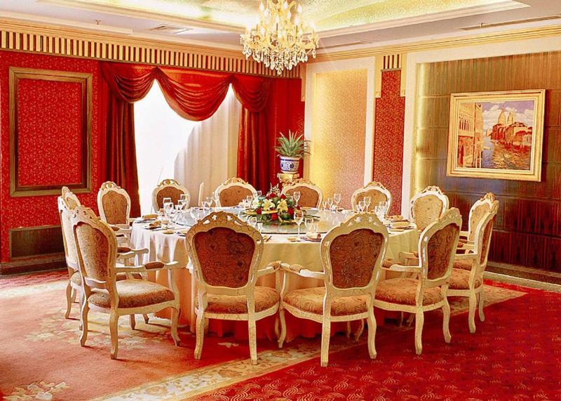 Royal International Hotel Urumqi Eksteriør billede
