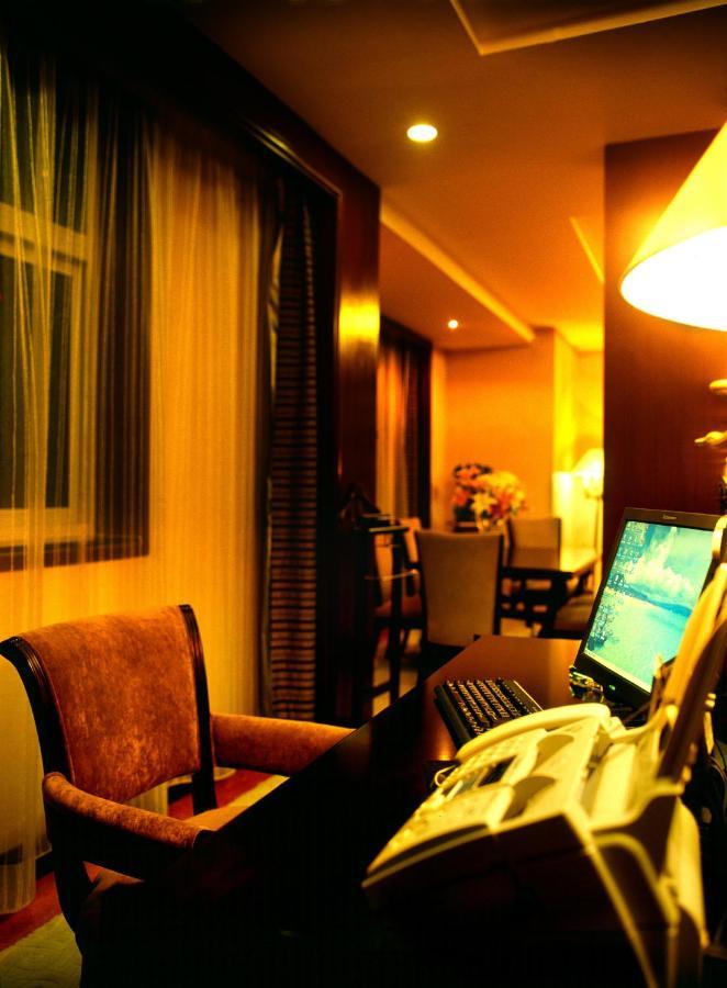 Royal International Hotel Urumqi Værelse billede